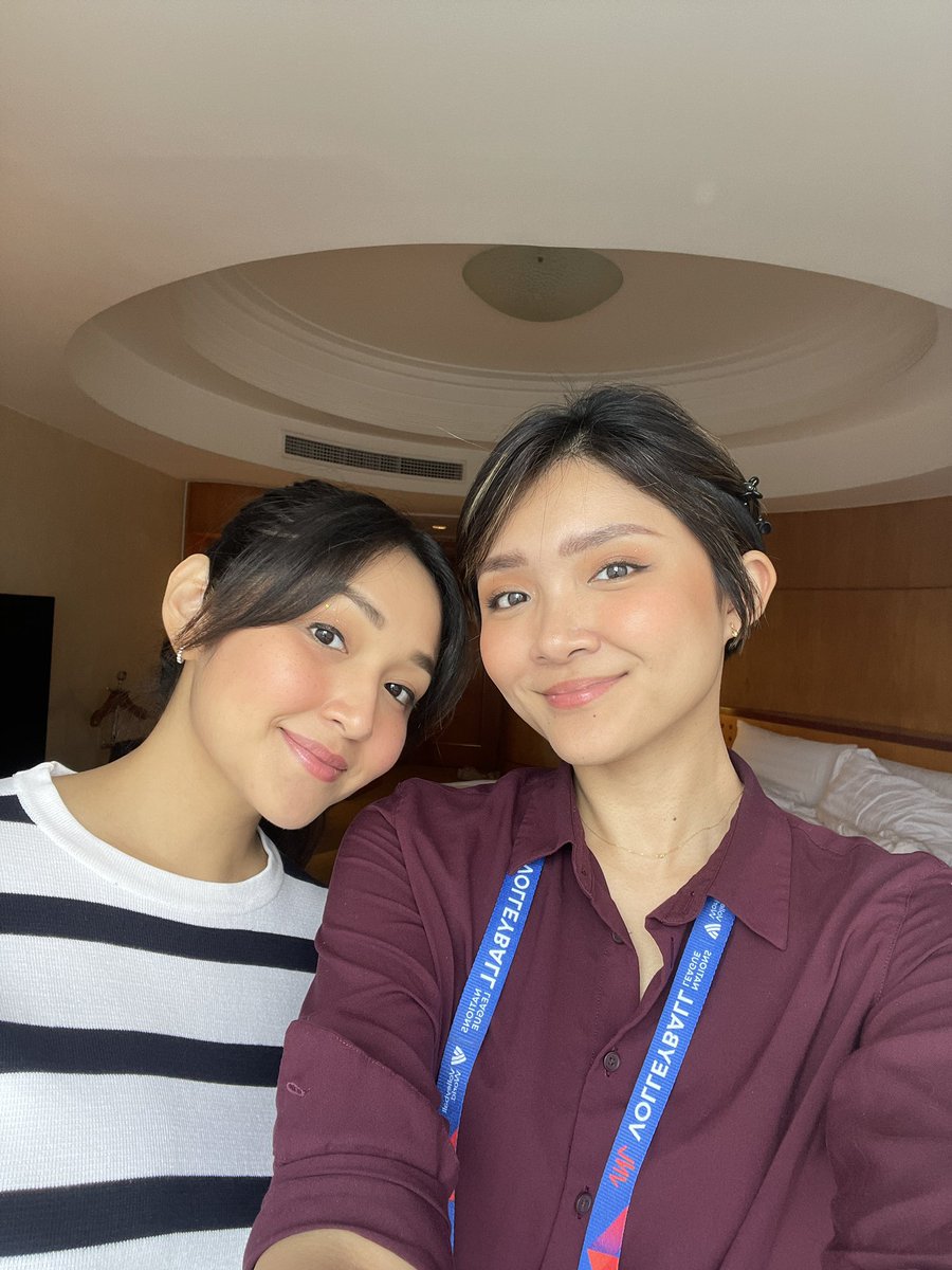 MagandangHapon's tweet photo. My girl friends always tell me to put more color in my face so here we are 💩 https://t.co/gJurDuVU6e