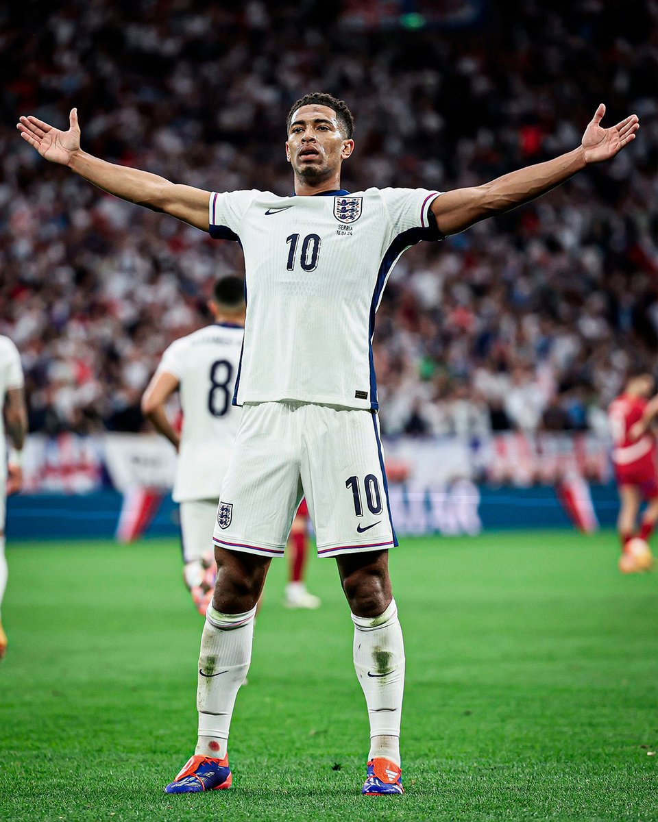 ShoutessFC's tweet photo. Jude Bellingham es uno de los jugadores con más hype en el mundo, ese hype ha valido mucho la pena... Se ha convertido en uno de los mejores jugadores de la actualidad, la cara de la nueva generación de mediocampistas. #EURo2024 https://t.co/wyHwUsGyjq