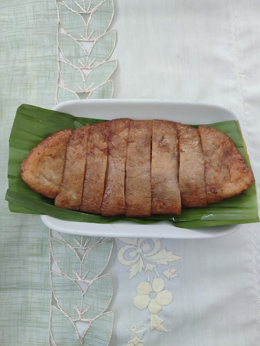 Kumpul keluarga besar moment idul adha, pas nyampe langsung diarahkan nyobain cemilan tradisional khas Solok ini, ada yang pernah coba kah uni uda <a href="/sheikarauf/">Sheika Rauf</a> <a href="/mosidik/">Mo Sidik</a> <a href="/arieparikesit/">#KelanaRasa</a> <a href="/ubegebe1/">Padang Galir</a> <a href="/jonnedi/">Jonnedi Tanjung ❤ 🇮🇩</a> <a href="/kemalbunder/">kemalm</a> <a href="/RenoAndam/">IG @RenoAndamSuri</a> <a href="/rbbagindo/">Roby Bagindo</a> <a href="/arfibambani/">Arfi</a>