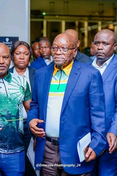 CadreNguyi's tweet photo. Good Morning ma'MK aMahle aka'Baba President #Zuma. 📌 GNU Is Totally Meaningless. Viva #MK Party Viva ✊🏿 https://t.co/dtTGtI9y4x