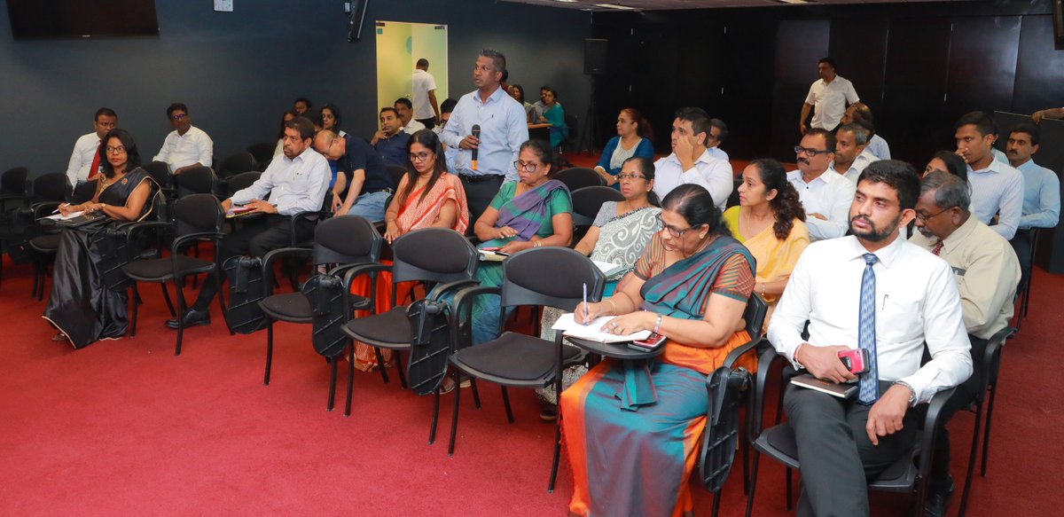 Investin_SL's tweet image. The State Minister of Investment Promotion, @Amunugama_D, is enhancing the quality of investor interactions by holding additional progress reviews with investors signed in the first quarter of 2024.The results @Investin_SL, with a project progress rate of 95%.
#fdi24 
#InvestNow