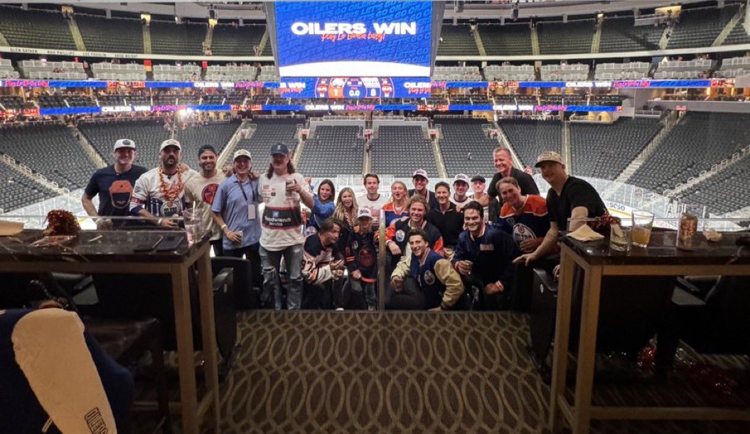 MikeGrinnell_'s tweet photo. Cant thank the @EdmontonOilers and the city of Edmonton for all the Hospitality this past week. What a city. Alberta people are the best. Love their booze. Super nice. Poutine. What a time. https://t.co/x6h5JXh1au
