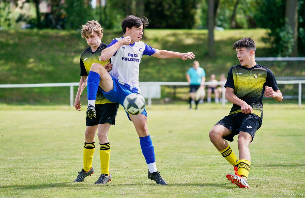 strakam2's tweet image. Okresní přebor starších žáků - &quot;finále&quot;. FK Volduchy - TJ Holoubkov 3:1 #fotbal #okresniprebor #fkv #fkvolduchy #tjvolduchy #tjholoubkov #sport #sony #schecke
rajce.idnes.cz/schecke/album/…