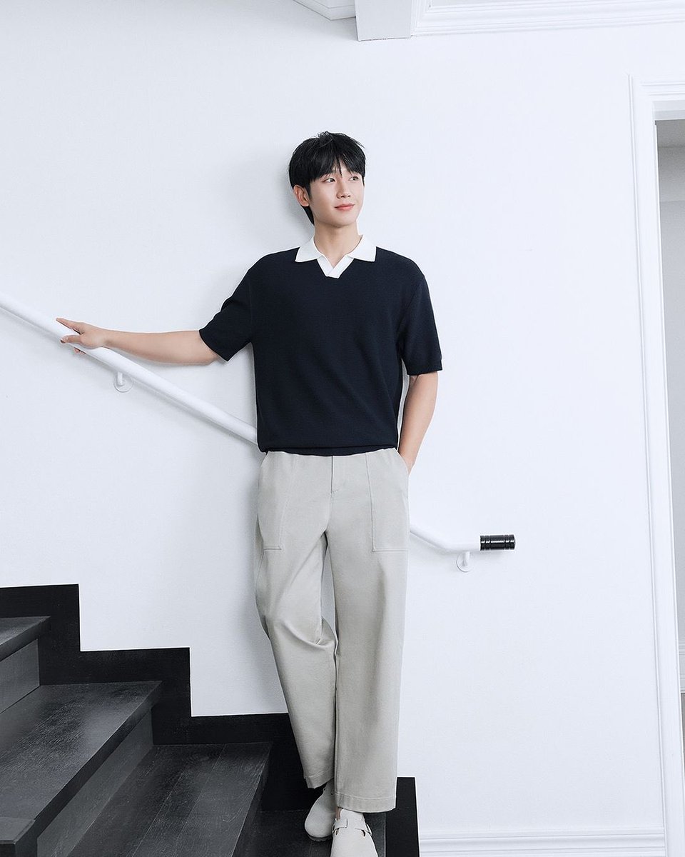 HaeinessGlobal's tweet photo. 🗓️ 240617 — mindbridge_kr IG update

・・・
-
MIND BRIDGE 24 SUMMER COLLECTION
with @.holyhaein

만나보세요!

#마인드브릿지 
#MINDBRIDGE
#24SummerCollection
#Knit

🔗 https://t.co/5aiNu1BcoR

 #JungHaeIn #정해인 @ActorHaein
 #해이니즈 #HAEINESS https://t.co/i40qVoiQUw