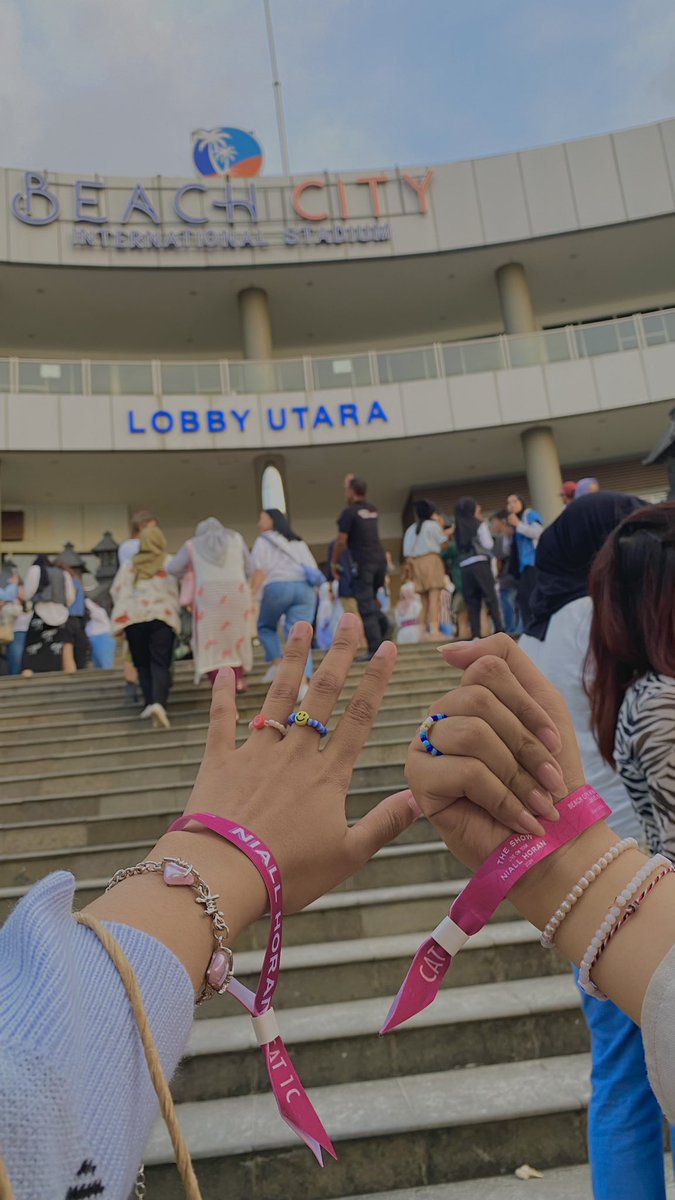 aniiways's tweet photo. The Show Live On Tour. Jakarta. May 11, 2024. 

A thread https://t.co/zYcVsKdcz3
