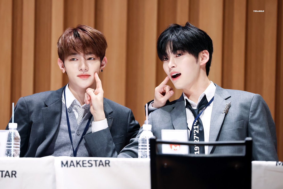 𝒕𝒓𝒊𝒂𝒏𝒈𝒍𝒆🩵🩷 tweet media