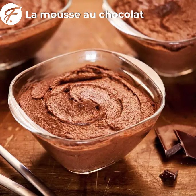 FranceMetT's tweet photo. Le temps s'y prête, alors pourquoi ne pas se remonter le moral avec un dessert délicieux ? La mousse au chocolat est un dessert français emblématique, apprécié pour sa texture légère et son goût intense de chocolat.
#chocolat #mousse #gourmandise https://t.co/dDh4UYIfAt
