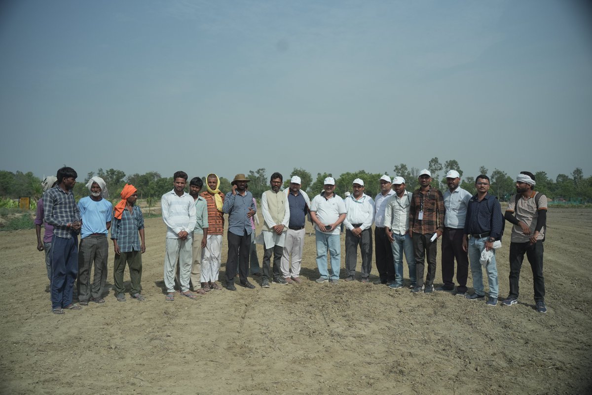NewsPotliEng's tweet photo. Combining DSR with drip irrigation can save 60-70% water and improve soil fertility. @PotliNews organized a workshop at KVK Katia with KVK scientists and @JainIrrigation experts.

Watch video : https://t.co/YlOXLjIzLE

@jdabureau  #NewsPotli #paddy #DSR https://t.co/tT0Yhp4tzC