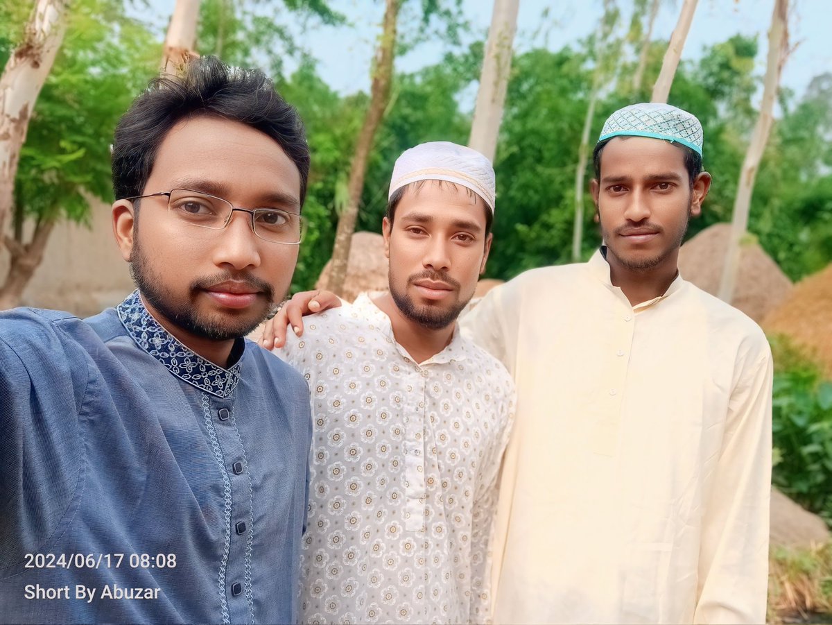 Developerabuzar's tweet image. See you after 1 year. 
Eid brings a lot of joy, Eid erases distance. Eid means joy, Eid means happiness. Eid means a little smile in the midst of thousands of sorrows.
Eid Mubarak