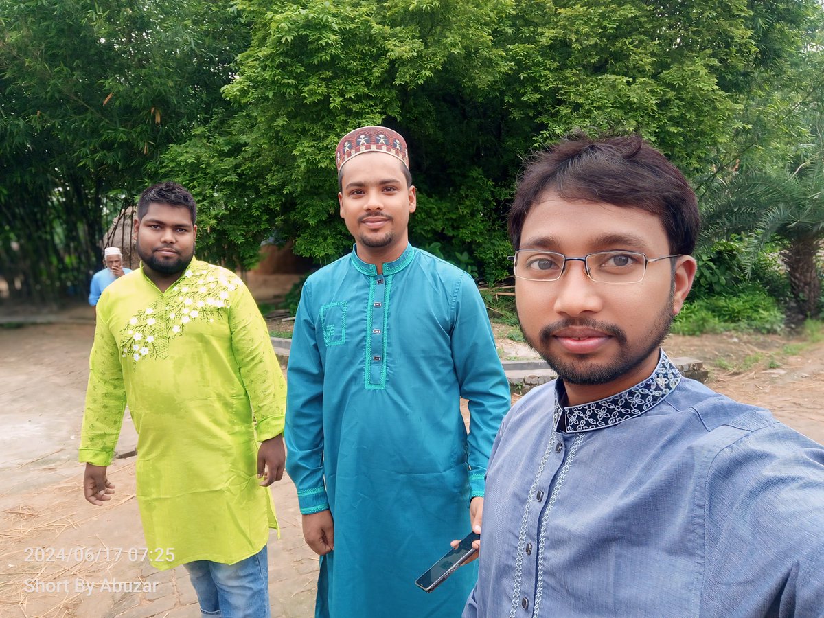 Developerabuzar's tweet image. See you after 1 year. 
Eid brings a lot of joy, Eid erases distance. Eid means joy, Eid means happiness. Eid means a little smile in the midst of thousands of sorrows.
Eid Mubarak