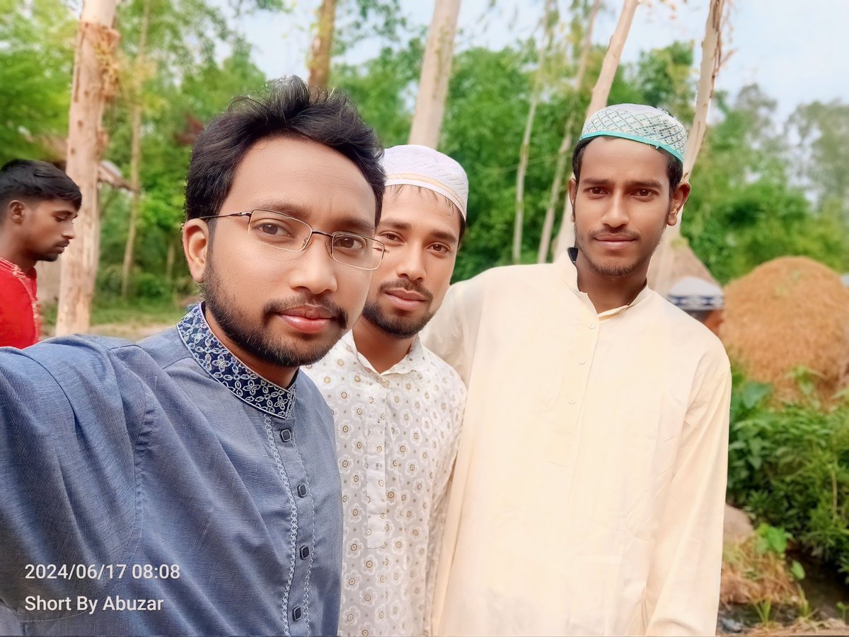 Developerabuzar's tweet image. See you after 1 year. 
Eid brings a lot of joy, Eid erases distance. Eid means joy, Eid means happiness. Eid means a little smile in the midst of thousands of sorrows.
Eid Mubarak