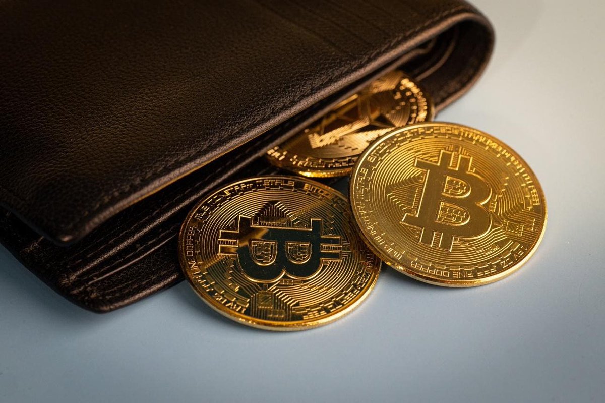 AltcoinDaily's tweet photo. 46 million Bitcoin wallets holding at least $1 of value. https://t.co/dy5djplV1c