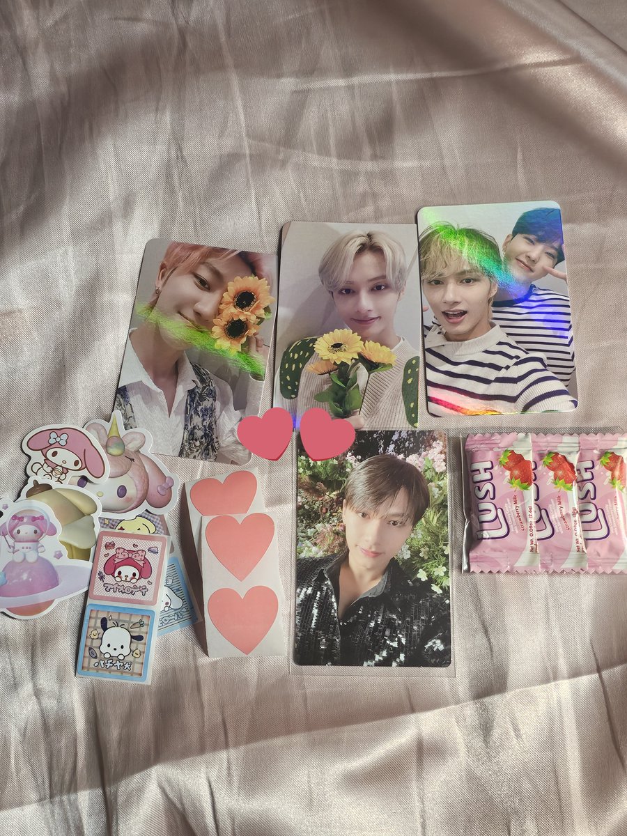shadowjunhui's tweet photo. #luvbmail @hanluvbb
tysm!! my junhui fts carver is now complete ๐ฅฐ also, thank you so the freebies! ๐ https://t.co/qmUU6g3iIl