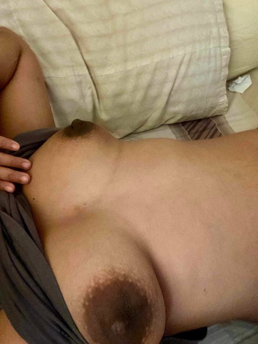 Selling videos dm me...only 500 all 15videos https://t.co/TKkFcsbSsL<a href="/tag/newprofilepic"class="tags"><span>#newprofilepic</span></a>