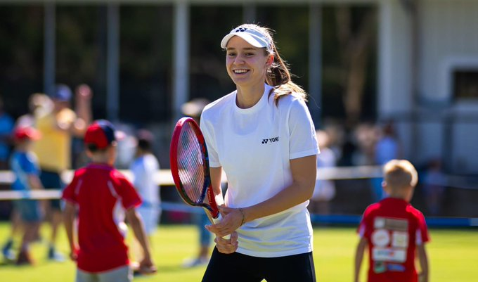 fairoz252525's tweet image. HBD to Queen of #Wimbledon2022 🇰🇿Elena 🎂🎈