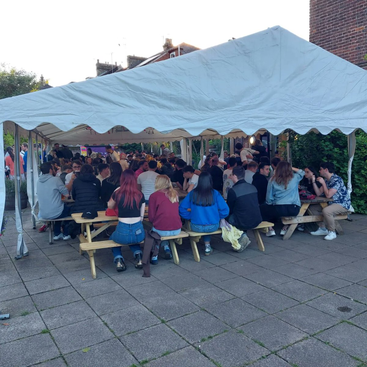 TheGardenHouse5's tweet photo. Thanks awfully for such a great night last night #engvser #nr2 #pubeuro24 https://t.co/ZaEMyuw4qZ