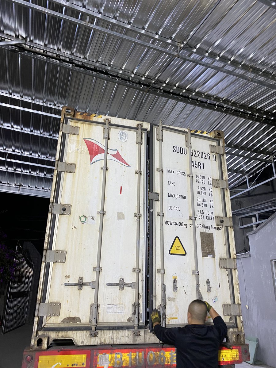 Pussy Willow presale started in this month/ get in touch for details at arteo@arteogreen.com

#pussywillow #freshflowers #salixbranches #flowers