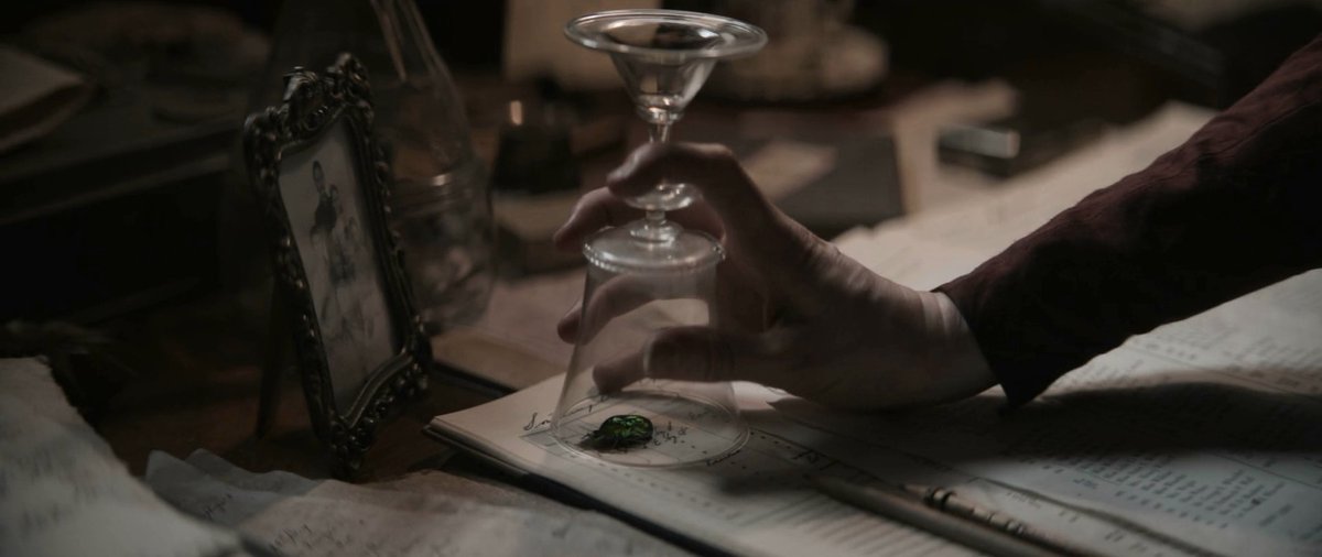 Emni_Emni's tweet photo. @SuzanaLark Apparently, Alfred leads people to where they are supposed to be. Ada was to 'die', Maura was to find Elliot, Eyk was to be led out of his memory where he got stuck. And some mystery inside Eyk's family photo had to be exposed, which Maura stopped from happening.
 #1899Netflix https://t.co/Serw5kcMXm