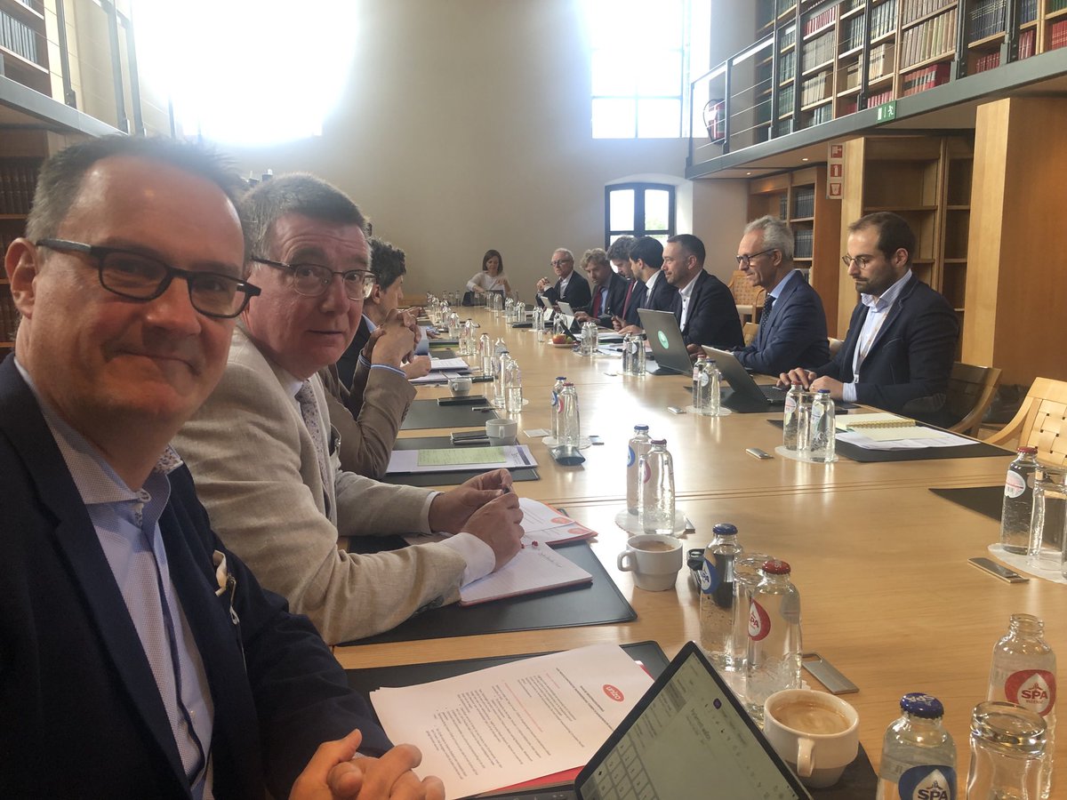 Danny Van Assche (@dannyvanassche) on Twitter photo Duidelijk een nieuwe wind in Wallonië: <a href="/UNIZOvzw/">UNIZO</a> en <a href="/vokavzw/">Voka - Vlaams netwerk van ondernemingen</a> overleggen met <a href="/GLBouchez/">Georges-L BOUCHEZ</a>, <a href="/maximeprevot1/">maxime prevot</a> en Waalse werkgevers over meer economische samenwerking tussen Vlaanderen en Wallonië <a href="/UCMMouvement/">UCM</a> Duidelijk een nieuwe wind in Wallonië: <a href="/UNIZOvzw/">UNIZO</a> en <a href="/vokavzw/">Voka - Vlaams netwerk van ondernemingen</a> overleggen met <a href="/GLBouchez/">Georges-L BOUCHEZ</a>, <a href="/maximeprevot1/">maxime prevot</a> en Waalse werkgevers over meer economische samenwerking tussen Vlaanderen en Wallonië <a href="/UCMMouvement/">UCM</a>