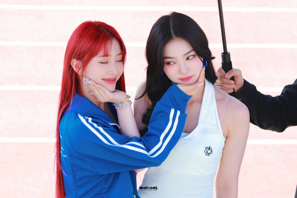 melocat0123's tweet photo. 240616 팬송촬영

토끼냥즈❤️🖤

#STAYC #스테이씨 #아이사 #ISA #수민 #SUMIN https://t.co/YiBZLrFJq2