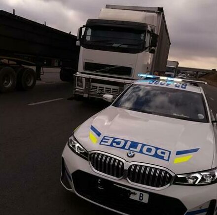 Police recover hijacked truck by bogus cops on R24

citizen.co.za/kempton-expres…