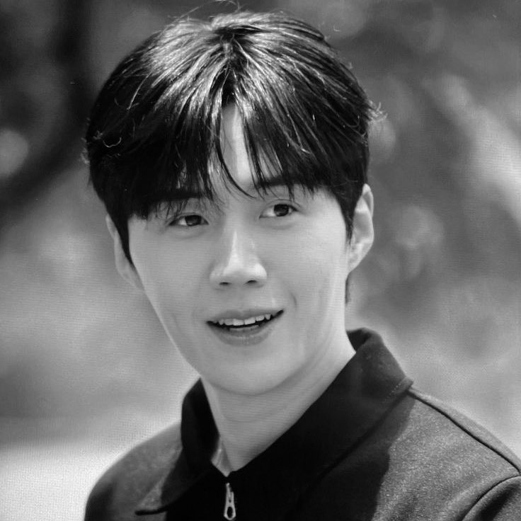 ⠀
⠀
Alhamdulilah tahun ini dapat kesempatan untuk bantu warga nyembelih dan ngiris-ngiris daging buat dibagikan. Lemas sedikit nggak ngaruh, yang penting 𝘧𝘶𝘭𝘭 senyum habis ini semua rumah sekelurahan bau sate dan bakso.
⠀
⠀