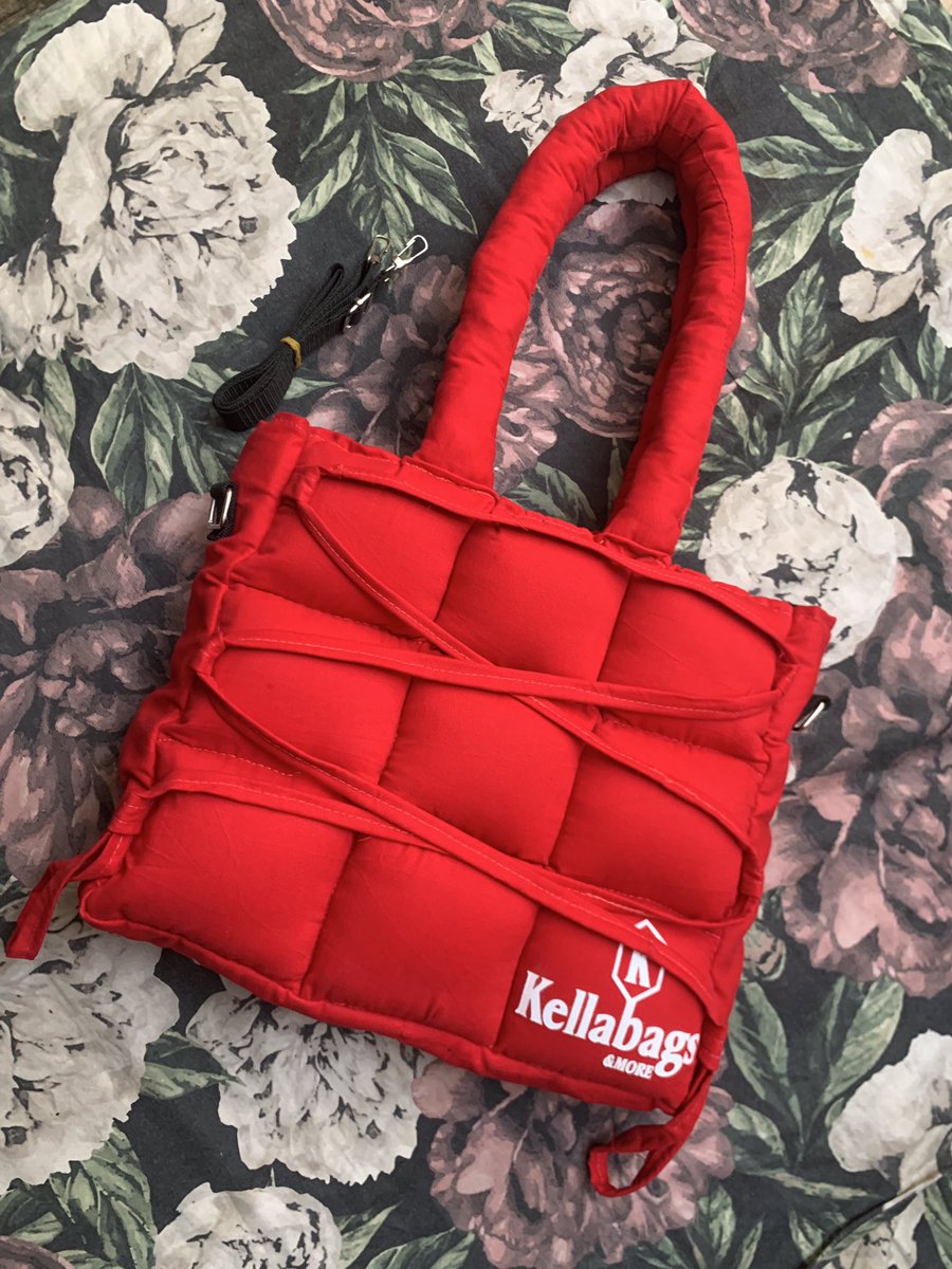 Kellabags's tweet image. I personally feel handmade products aren’t getting enough attention.Each time I post my products here, my post doesn’t go viral, seems like no one is even seeing my brand😔.
Hi, My name is Kella and I made these beautiful puffer tote bags..“Yeah! it’s handmade”🥹🛍
Kindly RT🙏.