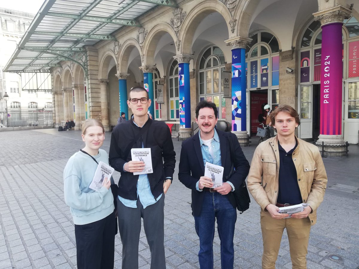 Nous étions présents ce matin devant les six grandes gares parisiennes pour appeler à voter #FrontPopulaire !

Tu es un jeune francilien et tu veux t’engager pour le Front Populaire à nos côtés ? Voici le lien : framaforms.org/militer-en-ile…