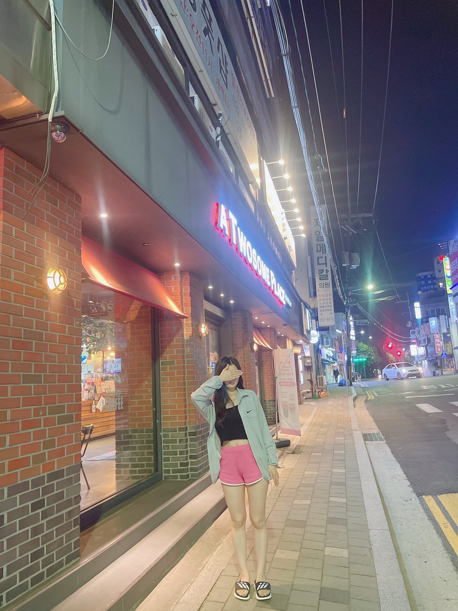 68688912ms's tweet photo. 仁川ではいつもこんなパジャマで遊んでるけどみんな遊ばない？🤣🤣
ダル着仲間✋🩷🩷 https://t.co/VBg2CHIRgH