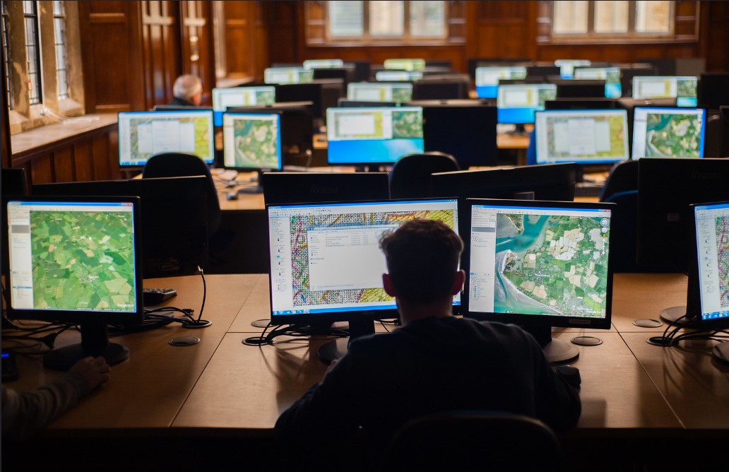 GlosGeog tweet media