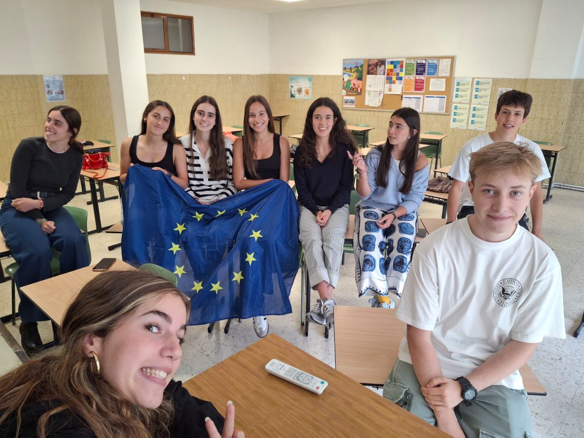 ColegioApostol's tweet image. Nuestro grupo de 1° Bachillerato Hotstop preparado para la presentación final de su proyecto.  @in_galicia