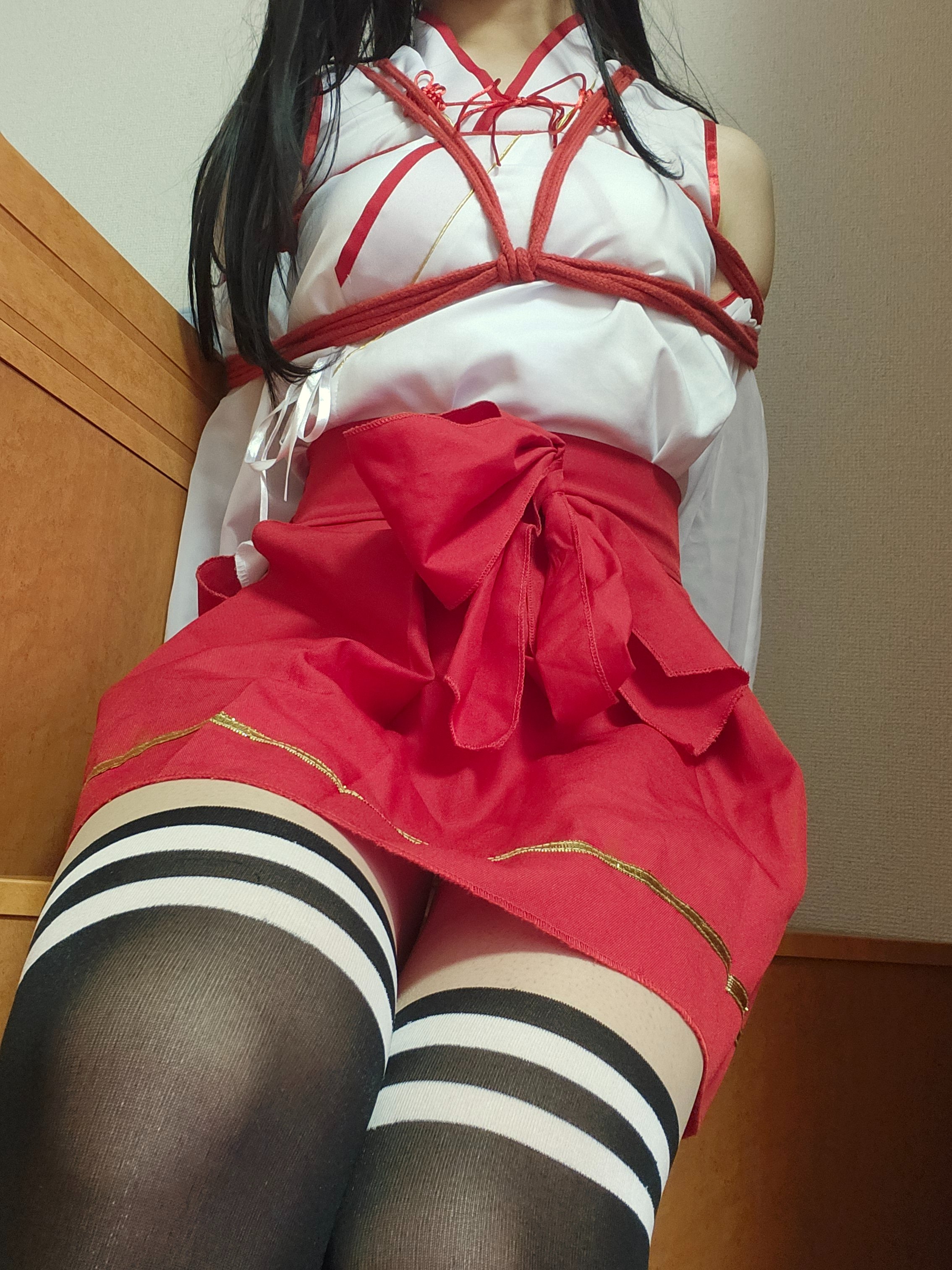 コスプレ緊縛  / X