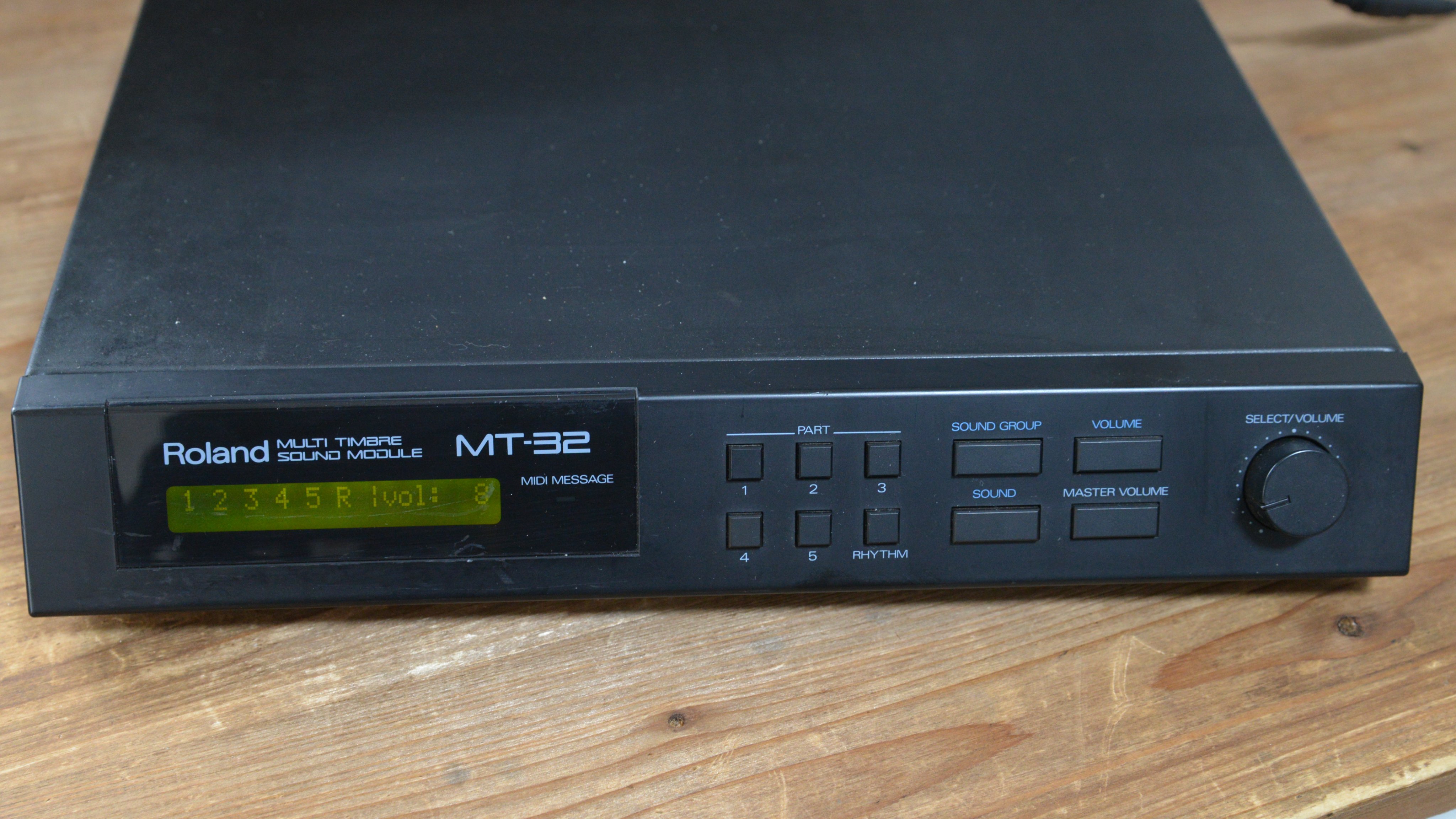 Roland MT-32 マルチティンバー音源モジュール Roland MT-32 Multi Timbre MIDI Sound Module tested working