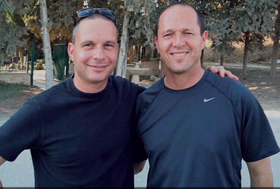 ניר יקר, עכשיו הגיע זמנך.
הלכתי אחריך כצנחן בהרי השוף, בימי מלחמת לבנון הראשונה. ליווינו ביחד את אחינו עודד יזרעאלי ז"ל בדרכו האחרונה, אחרי שנפל בלבנון. יש לנו שנים ארוכות של עבר משותף בירושלים. ההורים שלנו חברים וותיקים. בירכתי אותך עם כניסתך לכנסת, באירוע נאום הבכורה שלך. יו"ר