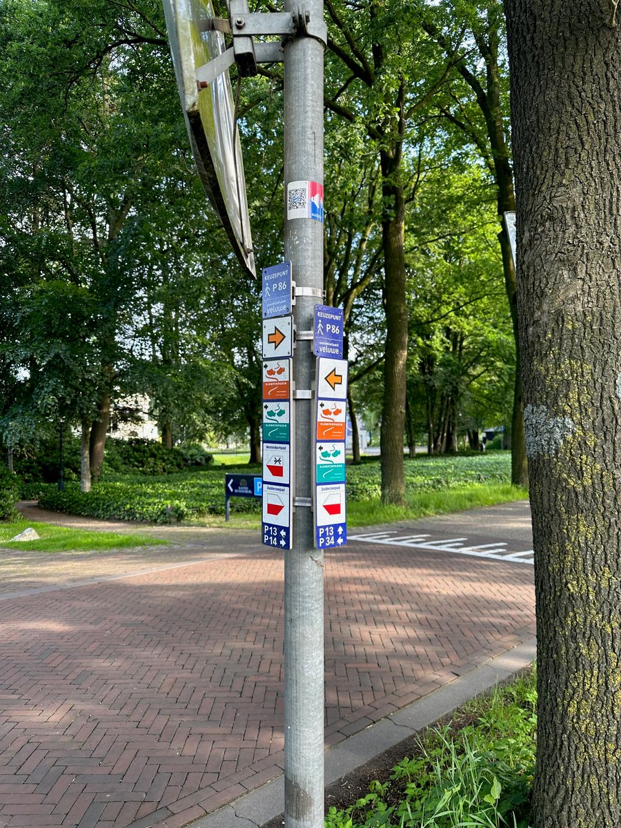 Wat jammer dat LAW-paden bij Putten de ruimte moeten delen met fietsers. Het is er echt veel te smal op het gedeelde fietspad