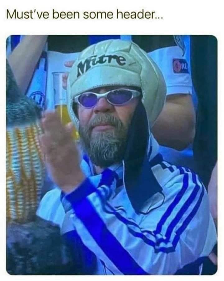 EmmaMac25's tweet image. When the ball comes anywhere near the south stand