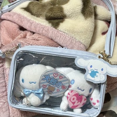 Remi60627111's tweet photo. 可愛い🤍カバンで初めて可愛い🩷コンカフェ嬢の推し活をしてみたいよ😭
#新しいプロフィール画像 https://t.co/5D7sgWxvGD