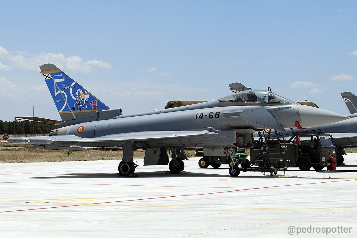 pedrospotter's tweet photo. #BuenosDias
Breve resumen #50aniversario
@ala14_ea
📷 #SpotterDay
📅 15-06-24
🏢 #BaseAerea #LosLlanos
#Albacete
🛤️ Exhibición Estatica
✈️
#EurofighterTyphoon (14-66)
#Pilatus #PC21 (792-24)
#SF5BM #FreedomFighter (23-10)
🚁
#Airbus #H135 #P3H (78-34)
@EjercitoAire #avgeek https://t.co/yrIckt8kpc