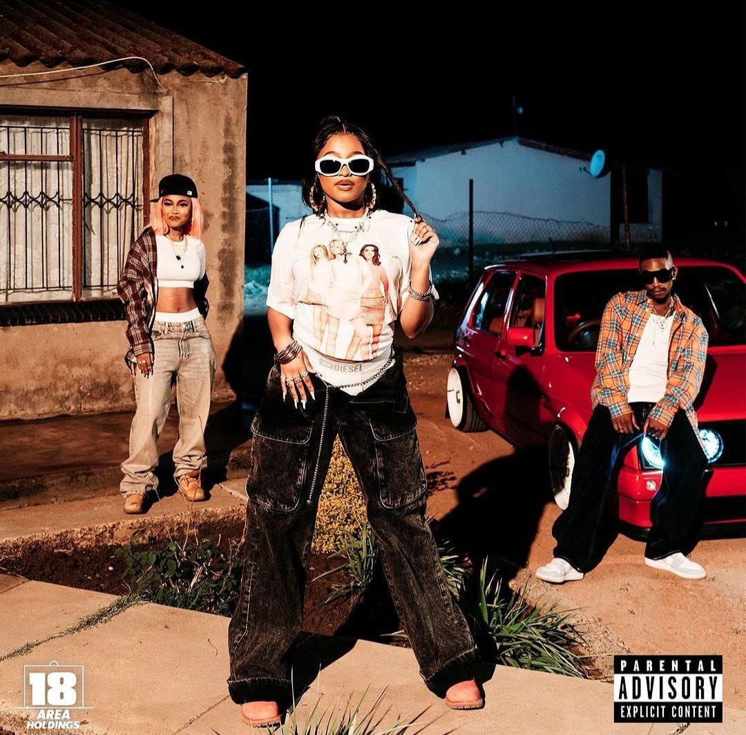 TheSAMAs's tweet photo. It may be chilly, but your music taste is heating up! 🔥 On this #MusicMonday, @djtshegu , Leemckrazy, and @ZeeNxumaloZA drop "Chengu Shesha" ft. Al Xapo, Vyna Keys, and QuayR Musiq. 🎧💥

Is it on your playlist? How many stars do you give it? 🌟 

#SAMA30 #30YearsOfSAMusic https://t.co/j0DBawT94U