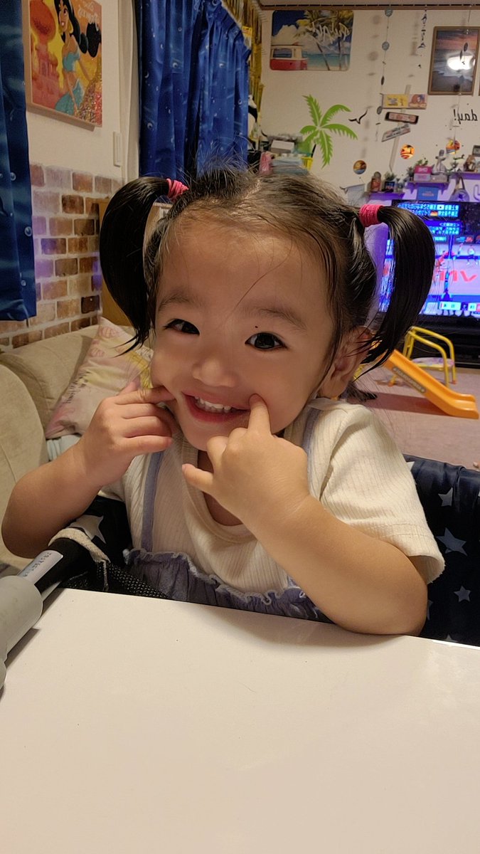 S20220812's tweet photo. お久しぶりです😊
最近の👸です🥰🩷
体重は8.7kgにまで増え早いもので再来月には2歳になります。今はもう少し大きくなったかな😳
抱っこマンで靴履かせても抱っこ抱っこで大変ではありますが、頑張っております💪
イヤイヤ期に突入仕掛けてる気がします…。
我儘炸裂中の👸です😐😐 https://t.co/BwJM7M6kCS
