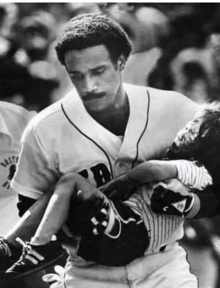 feelgoodtale's tweet photo. The child does not have to be yours to care for another human 
August 8, 1982. A line drive foul ball hits a four year old boy in the head at Fenway. Jim Rice, realizing in a flash that it would take EMTs too long to arrive and cut through the crowd, sprang from the dugout and scooped up the boy. He laid the boy gently on the dugout floor, where the Red Sox medical team began to treat him.
When the boy arrived at the hospital 30 minutes later, doctors said, without a doubt that Jim's prompt actions saved the boy's life. Jim returned to the game in a blood-stained uniform.
A real badge of courage. After visiting the boy in the hospital, and realizing the family was of modest means, he stopped by the business office and instructed that the bill be sent to him.
This is what a sports Hero looks like! <3