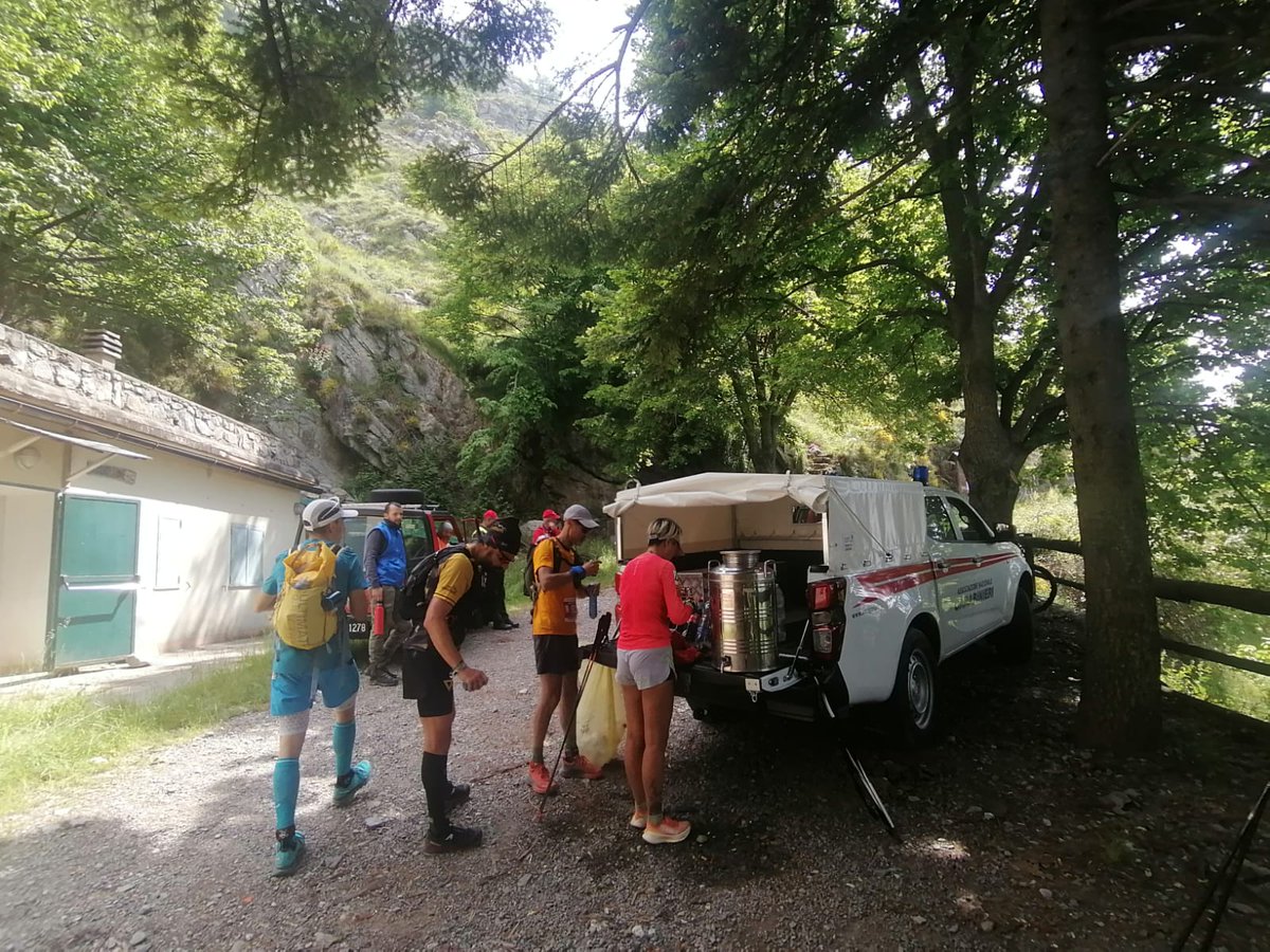 ParcoAlpiLiguri's tweet photo. Grazie 💚 ai nostri amici volontari dell'Associazione Nazionale Carabinieri, che hanno prestato assistenza in occasione della corsa ultra trail internazionale ALVI TRAIL Liguria 2024 durante la prima tappa da Rocchetta Nervina a #Mendatica.
#alpiliguri #parcoalpiliguri #liguria https://t.co/4PLXAjxdVj