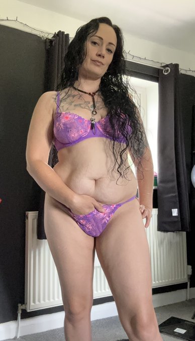 Good morning 😘 what position do you want me in? https://t.co/daEF7OG9Xk