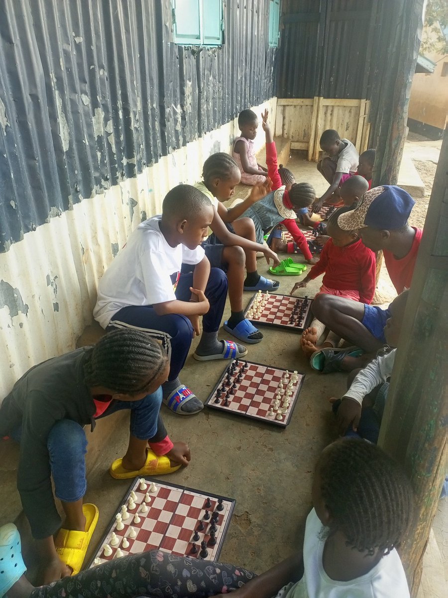 passiondri46592's tweet image. Every Saturday afternoon. 

#Chess.
#Chessinslums.