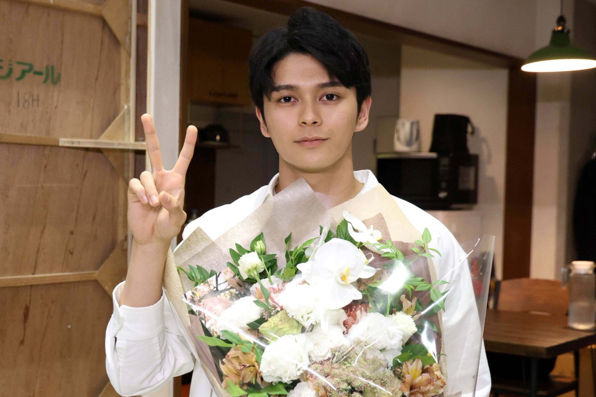 oricon's tweet image. 📺ドラマ『366日』最終回
クランクアップの模様💐

広瀬アリス、元気に感謝✨️
「青春を味わうことができました」
oricon.co.jp/news/2331889/f…

眞栄田郷敦、撮了に同級生サプライズ集合❗️
「皆さんと出会えて本当によかった」
最後の一言にスタッフから笑いも
oricon.co.jp/news/2331891/f…

#ドラマ366日