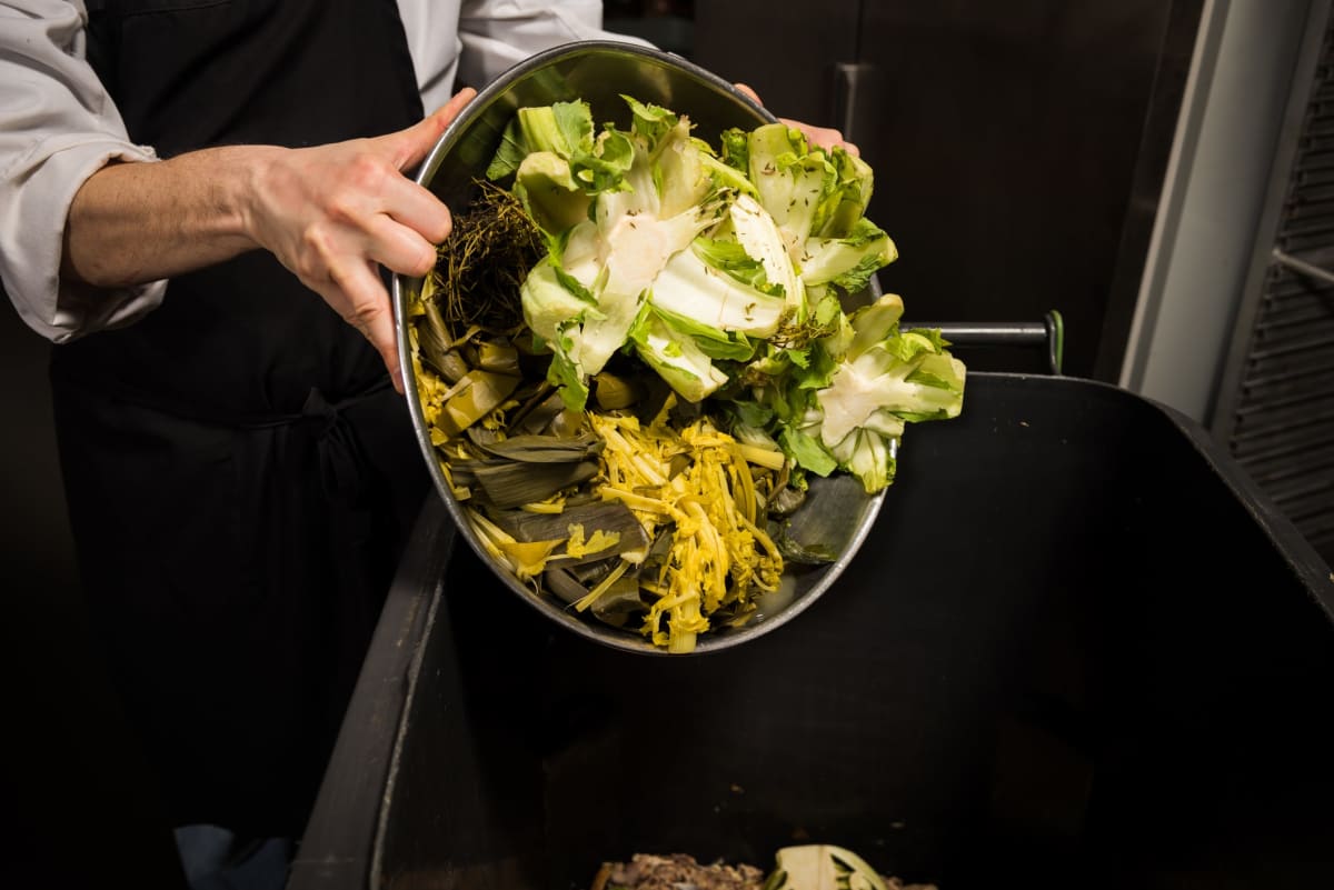 Food waste in hospitality has intensified post-pandemic, and it's only getting worse. New recommendations –  for food businesses and consumers alike – that will make a difference: ow.ly/n13Z30sEc34