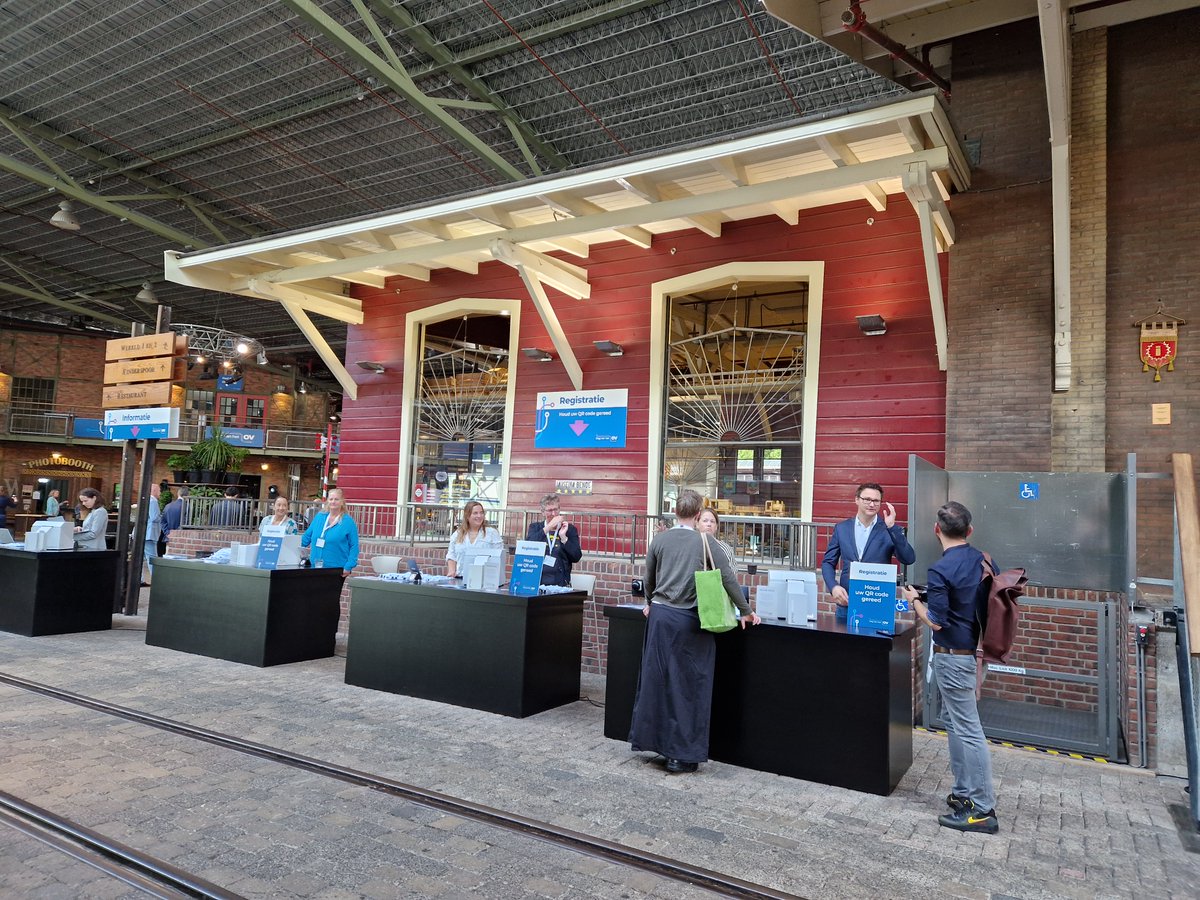 Nog even wachten op een volle trein met bezoekers voor de #dagvanhetov 2024 #vanzelfsprekendov #crow #toekomstbeeldov2040