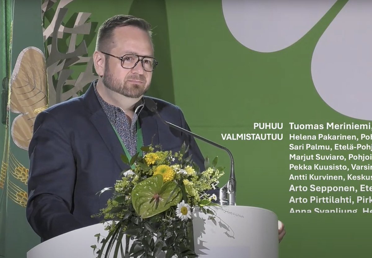 Maisteri AMK on nyt <a href="/keskusta/">Suomen Keskusta</a> tavoite! Kiitos <a href="/KOLry/">Keskustaopiskelijat</a> aloitteesta ja aktiivisesta työstä Jyväskylän puoluekokouksessa <a href="/tradenomit/">Tradenomit</a> ja <a href="/Tradenomiopisk/">Tradenomiopiskelijat</a> tärkeän tavoitteen eteen! #yamk #tradenomit #amk