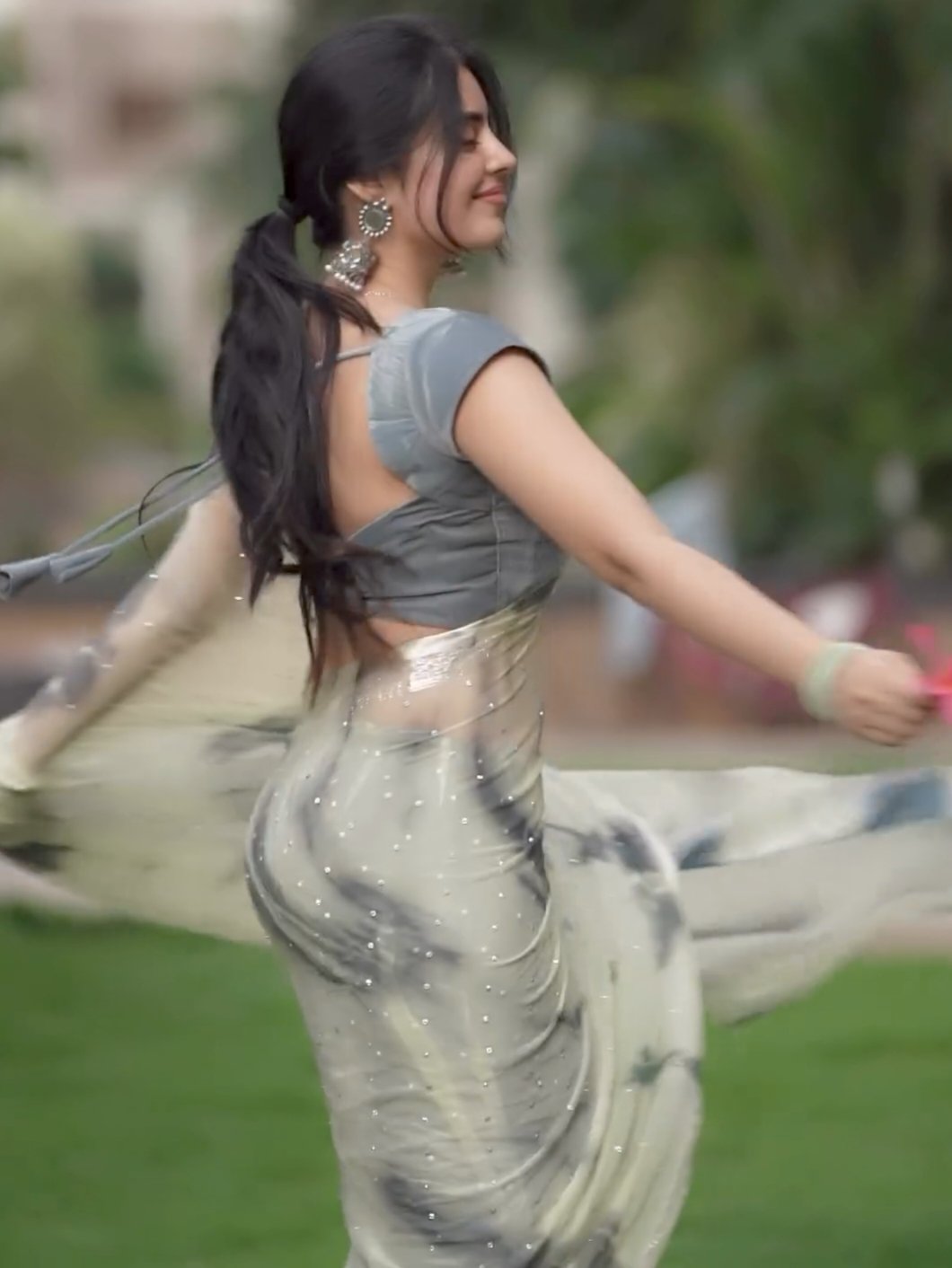 GQQo9sZakAAR47c?format=jpg&name=large