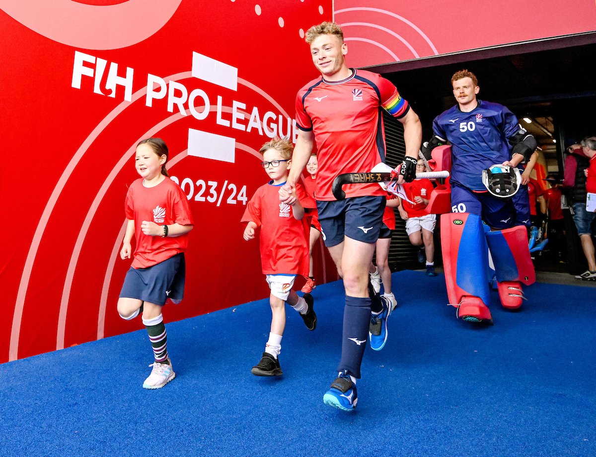 Spot the difference 😂

From captaining the Wales U18s to leading out GB in the Pro League 🇬🇧

What a journey for Jacob Draper 🥰
